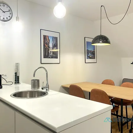 Stylish Triplex Next To Ribeira 포르투